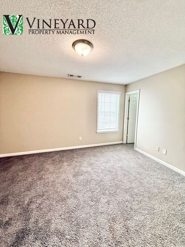 Building Photo - 1609 Heyford Cir NW