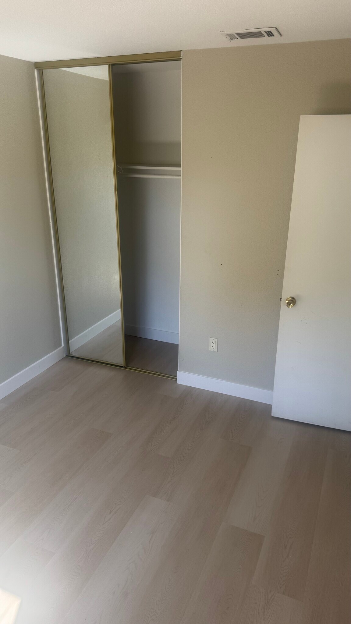 Building Photo - 2620 S Balboa Ave