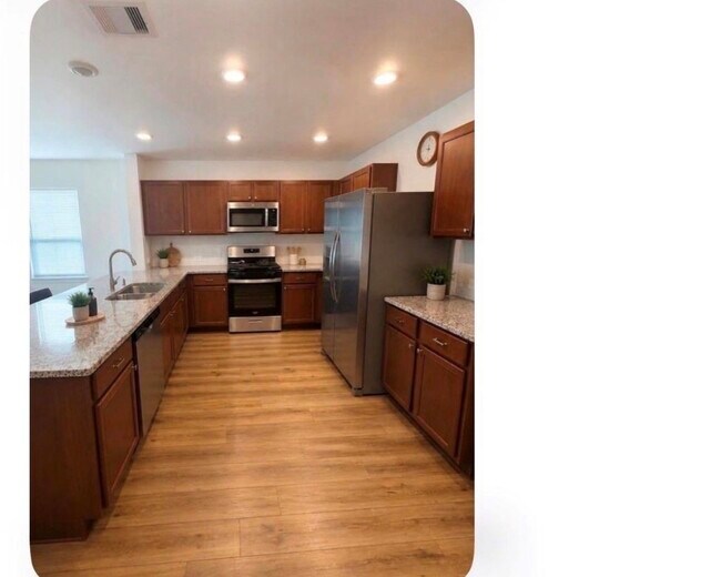 Building Photo - 1322 Glendora Dr
