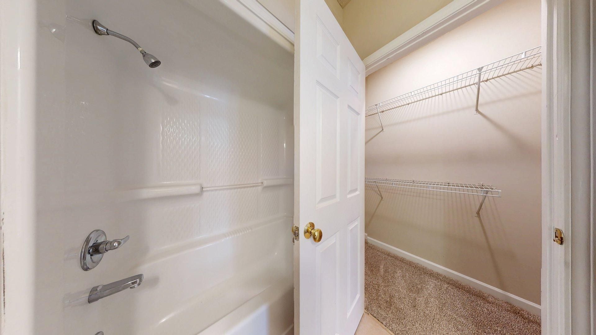 Building Photo - Spacious 3 Bedroom in Ross Park