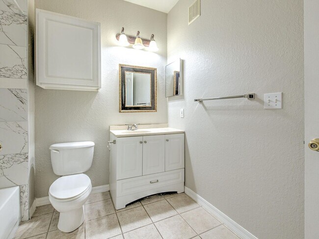 Building Photo - 5703 Legacy Crescent Pl