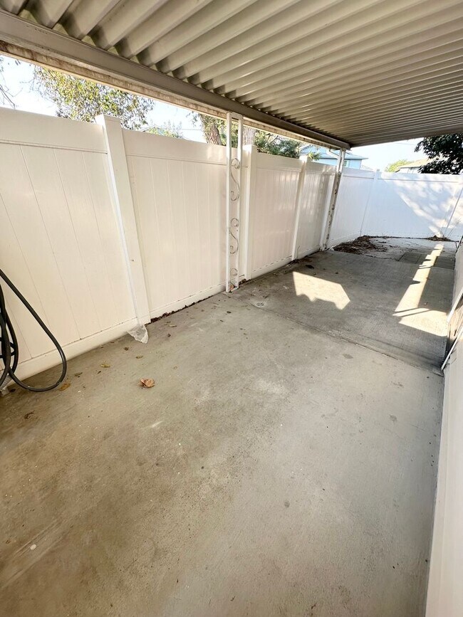 Building Photo - Limited-Time Offer: $500 Off First Month’s Rent!