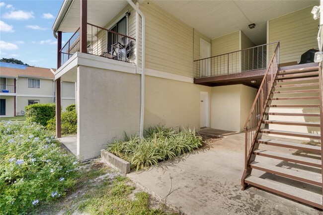 Building Photo - 304 Cherokee Ct