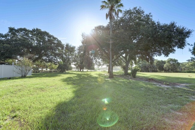Building Photo - 121 S Triplet Lake Dr