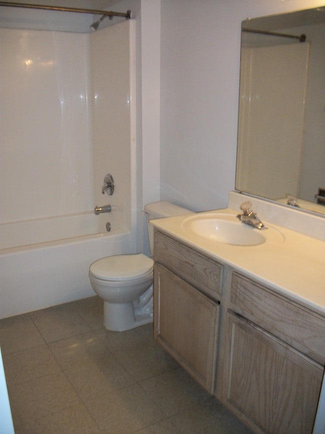Building Photo - Townhomes at Stonecrest