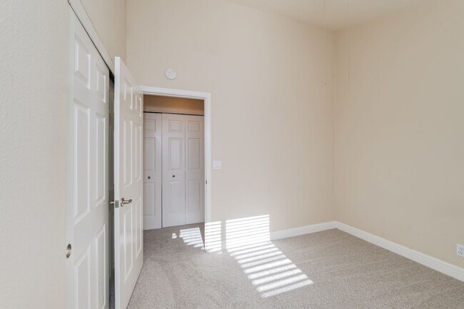 Building Photo - PURE Property Management Presents: Well-maintained 3-bedroom, 2-bath home in Cloverdale!