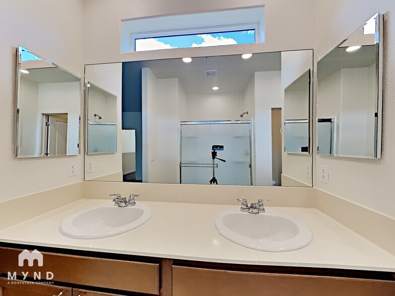 Building Photo - 4873 Black Falcon Wy