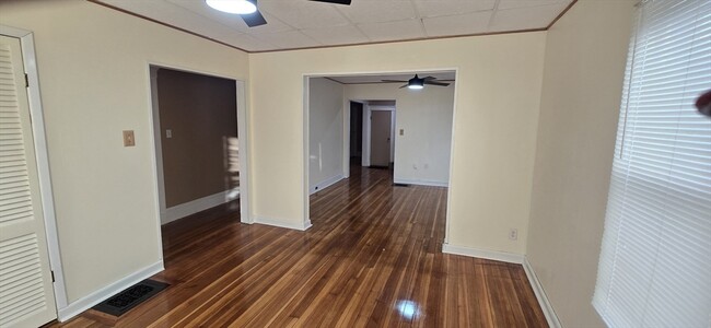 Building Photo - 41 Vassar St