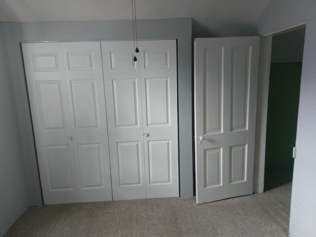 Building Photo - 502 Eben Ave