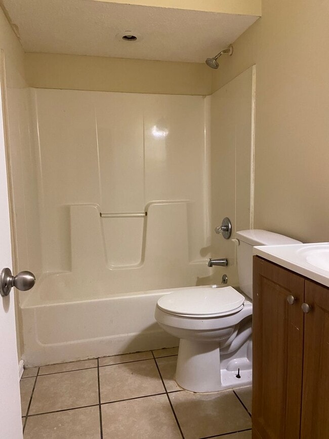 Building Photo - **ON HOLD**Midtown Columbus 3 bedroom/2 ba...