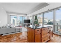 Building Photo - 929 Portland Ave