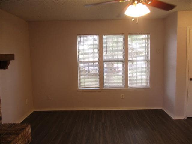 Building Photo - 1843 Family Cir