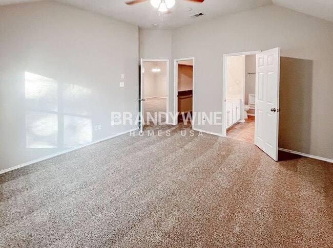 Building Photo - 806 Christine Dr