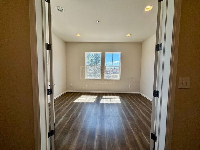 Building Photo - 9150 W 100th Way