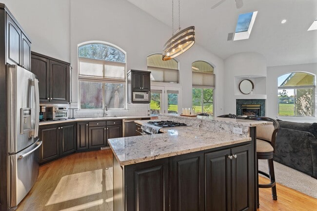 Building Photo - 2586 E 6710 S