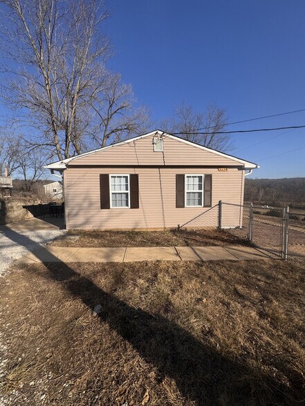 Building Photo - 5765 Heritage-SI ID1472906P