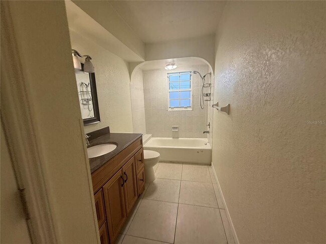 Building Photo - 440 W Tarpon Blvd NW