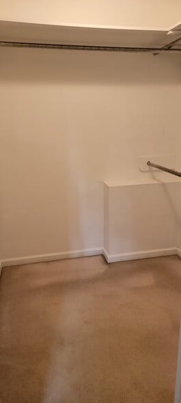 Building Photo - 105 Amick St