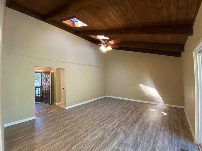 Building Photo - 10959 Alta Sierra Dr