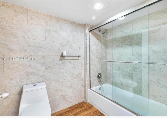 Building Photo - 290 174th St St