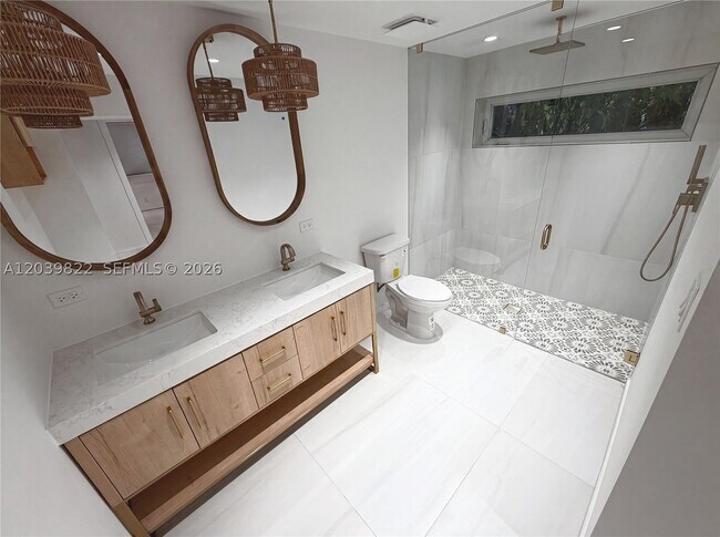 Building Photo - 4712 SW 64th Ct