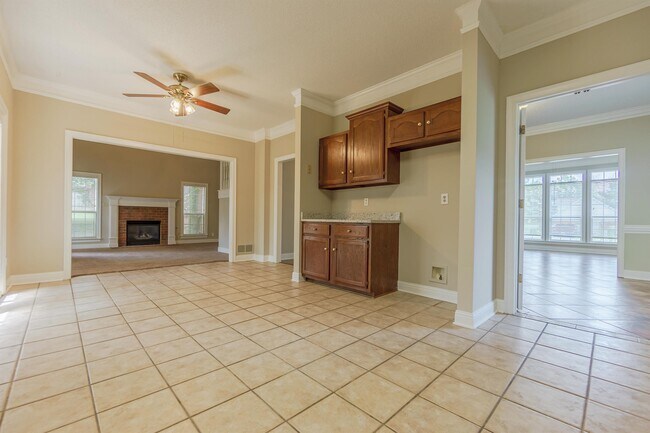 Building Photo - 4375 Big Horn Dr S