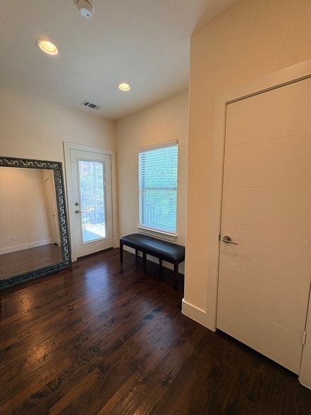 Building Photo - 4223 Wycliff Ave