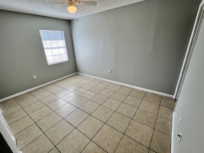 Building Photo - Lakeland Oregon Duplex