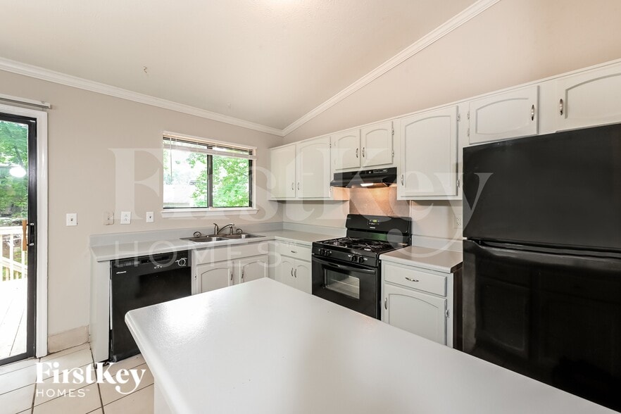 Building Photo - 652 Sunfield Dr NW