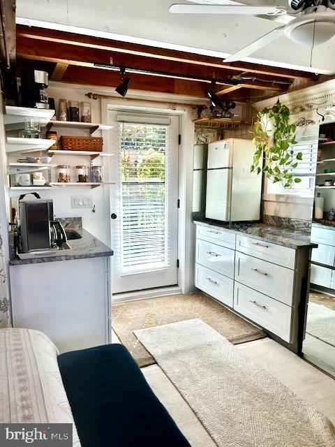 Building Photo - 264 Lake St