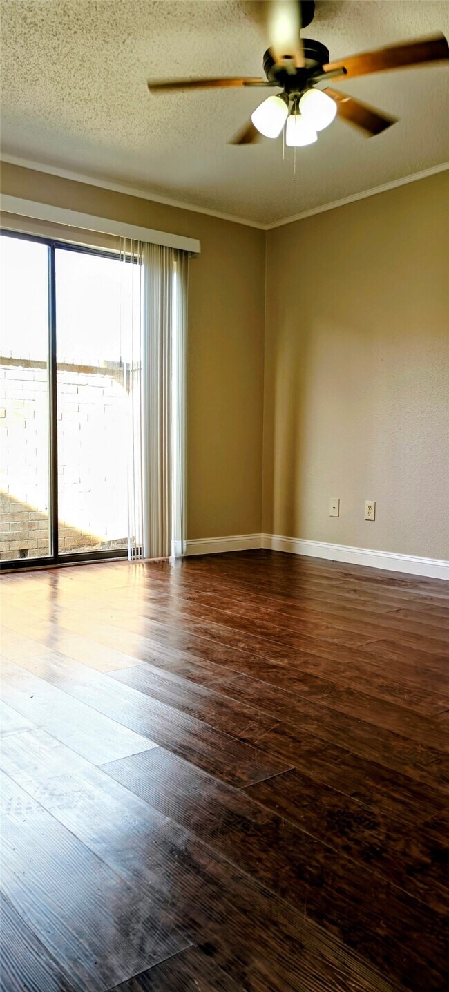 Building Photo - 8413 Sands Point Dr