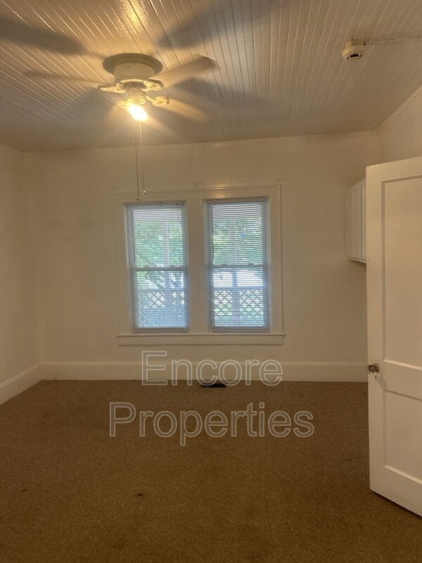 Building Photo - 820 W Garner Rd