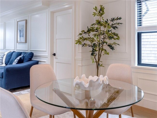 Building Photo - 7 Dearborn St