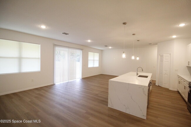 Building Photo - 1658 Hamilton Ave SW