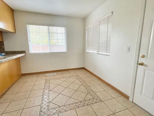 Building Photo - This beautifully maintained 3-bedroom, 2-bathroom Windsor home