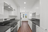 Building Photo - 845 20th St