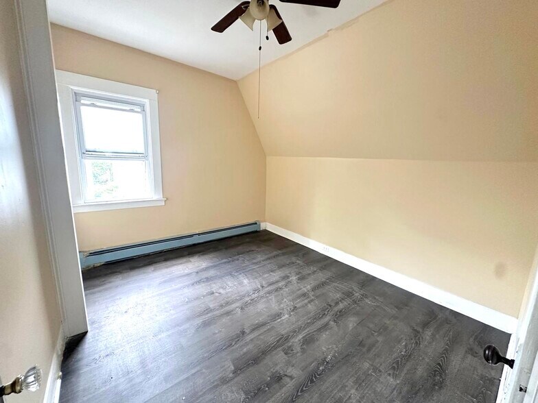 Building Photo - 32 Fabyan Pl