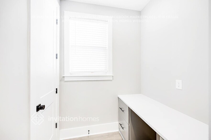 Building Photo - 647 Vernon Ave