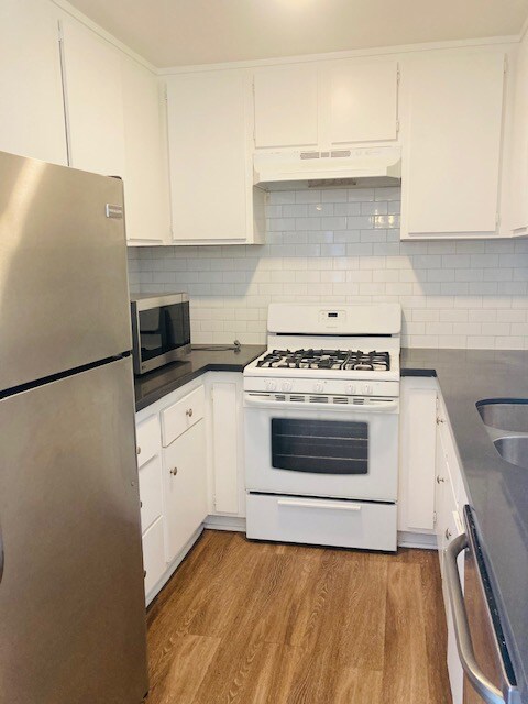 Building Photo - 6900 Knowlton Pl