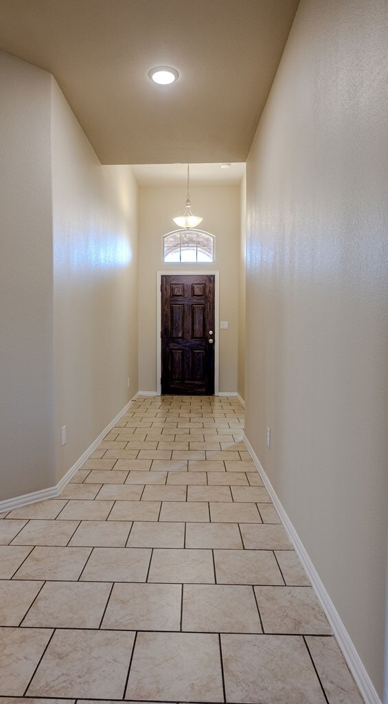 Building Photo - 7 Glass Ranch Rd