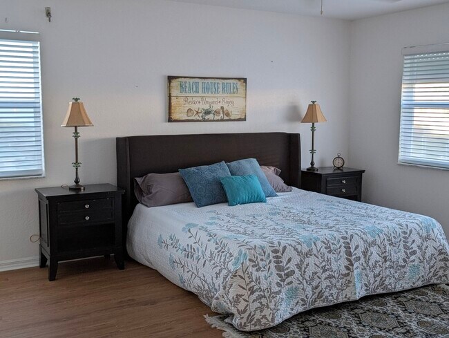 Building Photo - 130 Breakers Ct