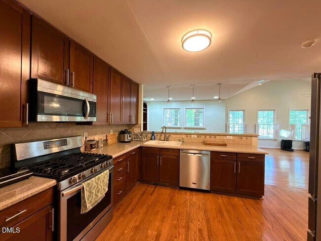 Building Photo - 109 E Seve Ct