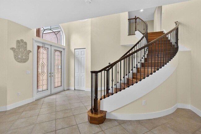 Building Photo - 1724 Annandale Cir