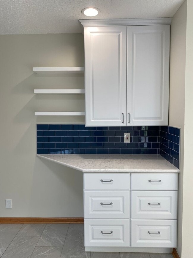Building Photo - Beautifully Remodeled 4 Bedroom