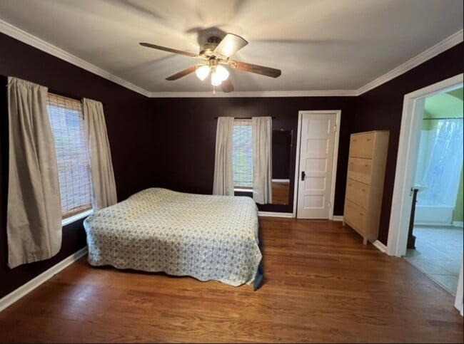 Building Photo - 2 BED 1 BATH WOODBINE COTTAGE