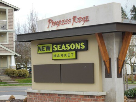 Building Photo - Gorgeous Tri-Level Condo at Progress Ridge With Views of Lake ~ Must See!