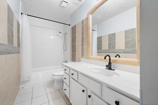 Building Photo - 13938 Plantation Valley Dr