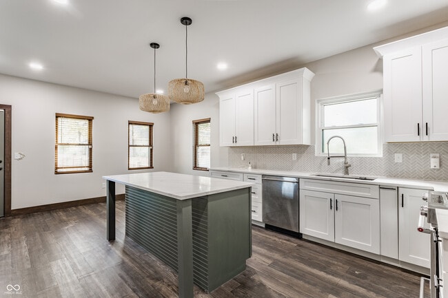 Building Photo - 1235 Tecumseh St