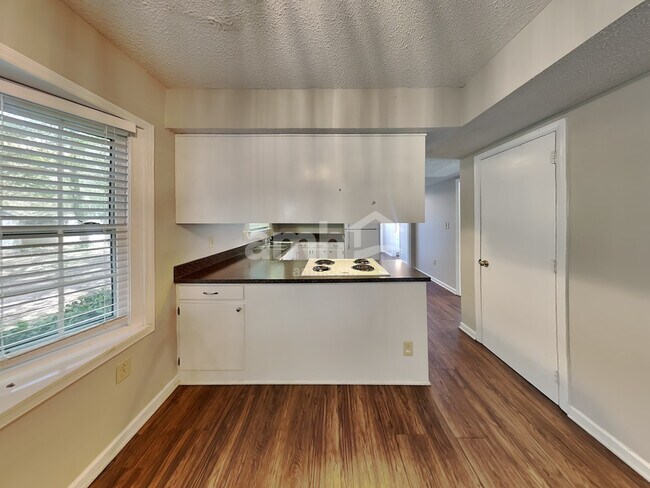Building Photo - 12631 Delman Ln