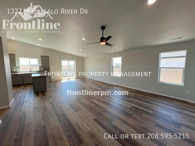 Building Photo - 1327 W Buffalo River Dr